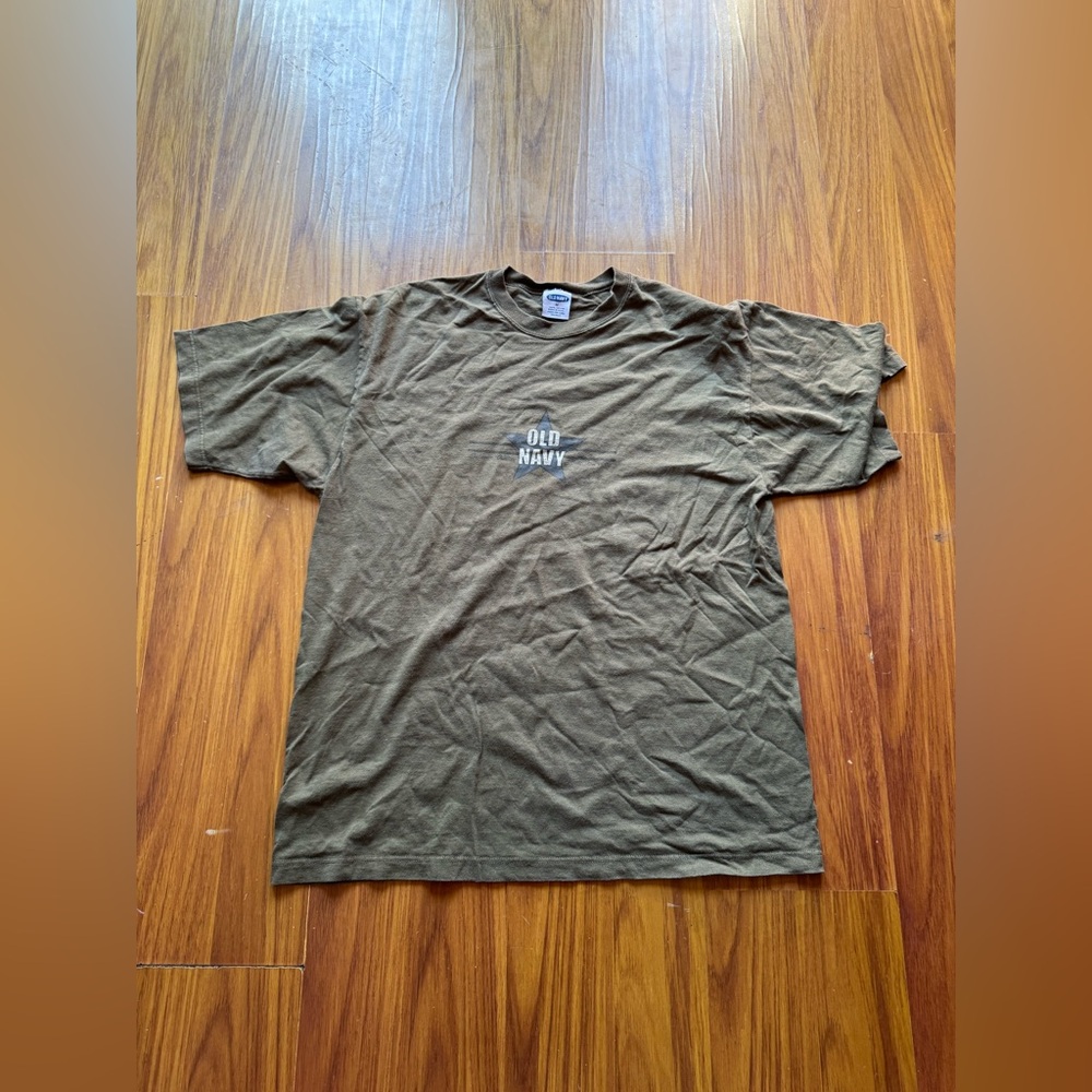 Old Navy Men's Brown T-Shirt size medium